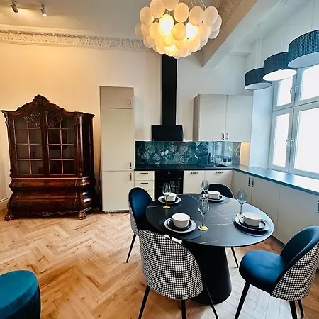 Apartment 1904