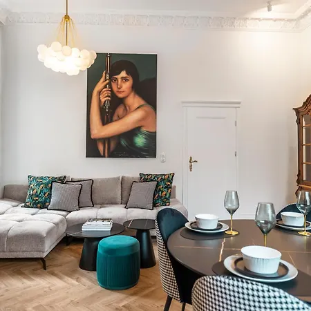 Apartment 1904